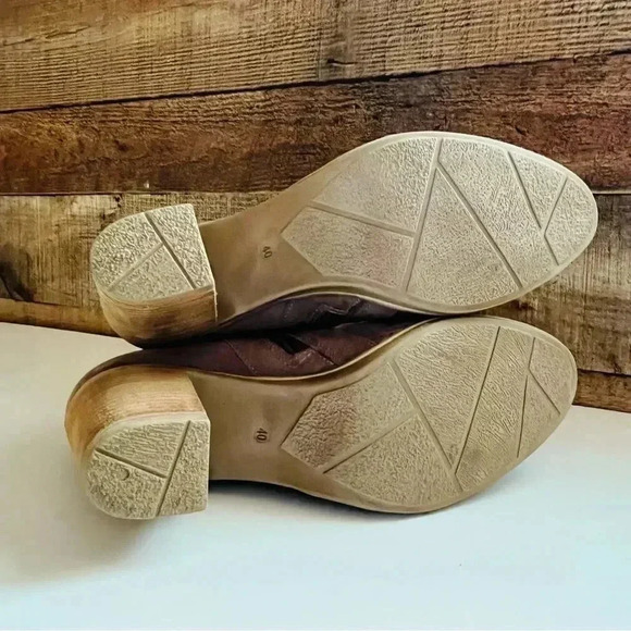 NWOT Miz Mooz Sundance Maggie Suede Perforated Bootie - Picture 7 of 11